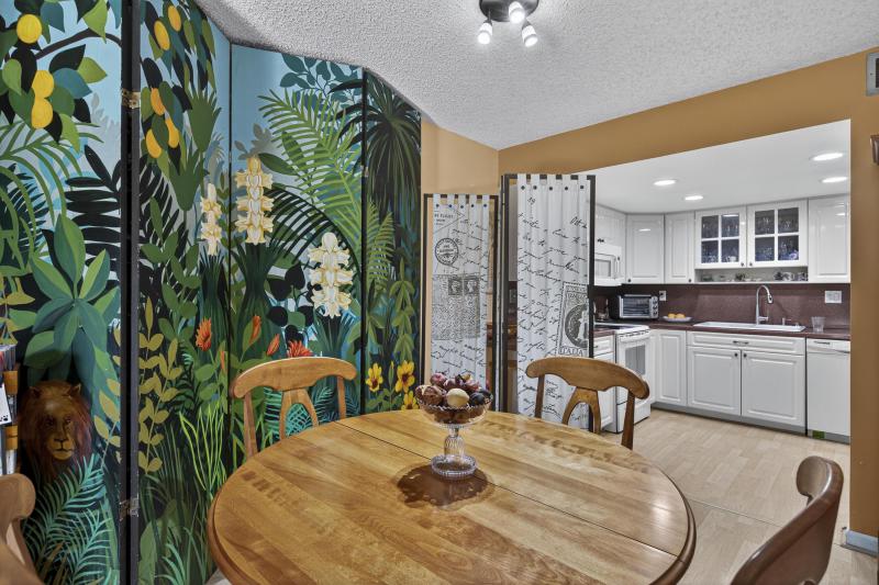  Condo & Townhome Photos