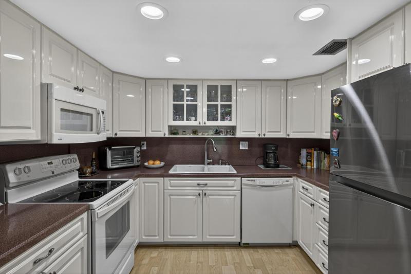  Condo & Townhome Photos