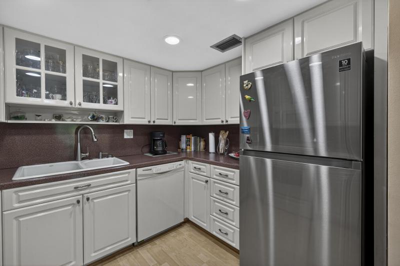  Condo & Townhome Photos
