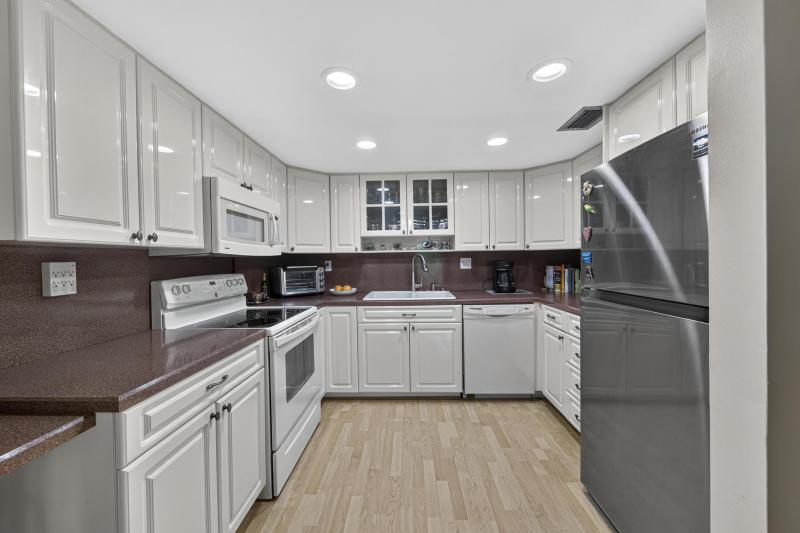  Condo & Townhome Photos