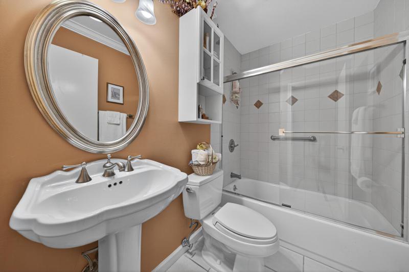  Condo & Townhome Photos