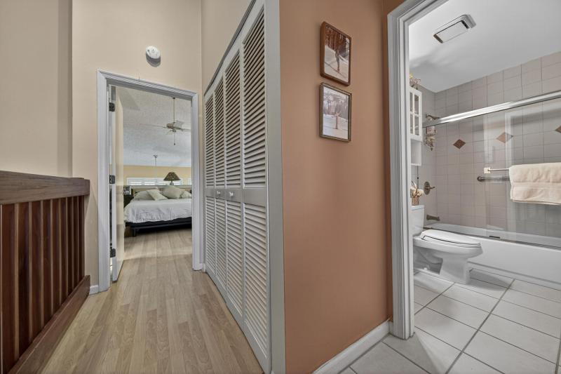 Condo & Townhome Photos