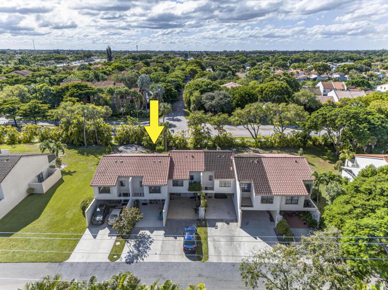  Condo & Townhome Photos