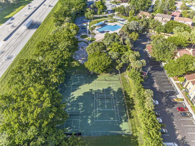  Condo & Townhome Photos