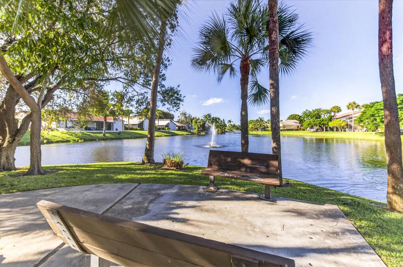  Condo & Townhome Photos