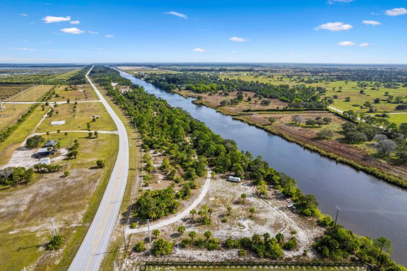  Commercial & Industrial Land Images 