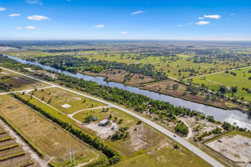  Commercial & Industrial Land Images 