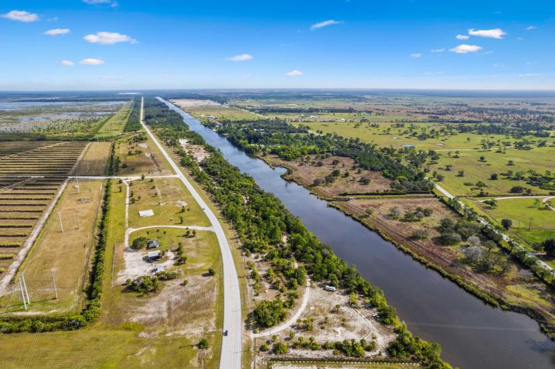  Commercial & Industrial Land Images 