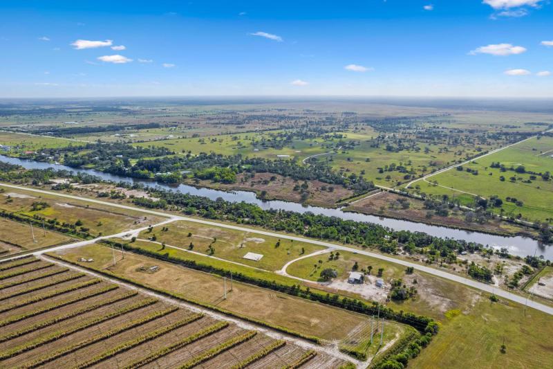  Commercial & Industrial Land Images 