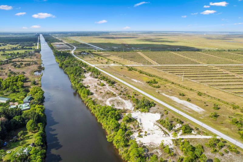  Commercial & Industrial Land Images 