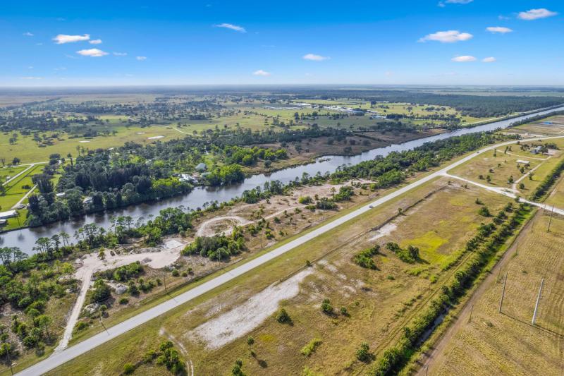  Commercial & Industrial Land Images 