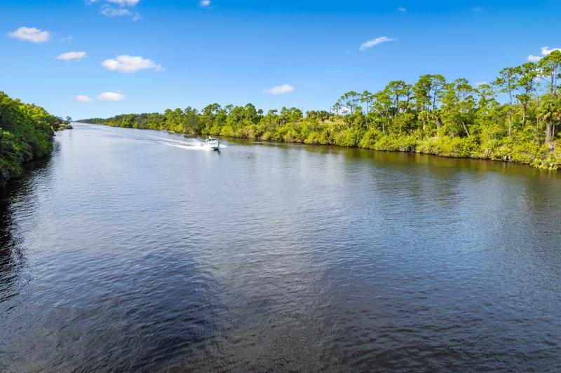  Commercial & Industrial Land Images 