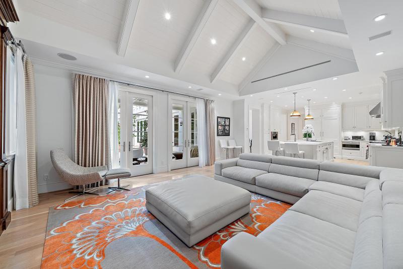  Single Family Homes Photo 13:  Palm Beach,  FL 33480