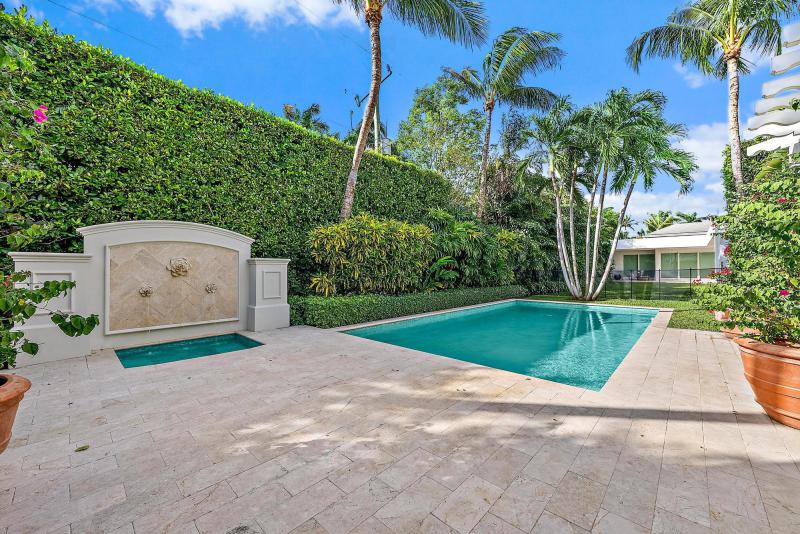  Single Family Homes Photo 15:  Palm Beach,  FL 33480