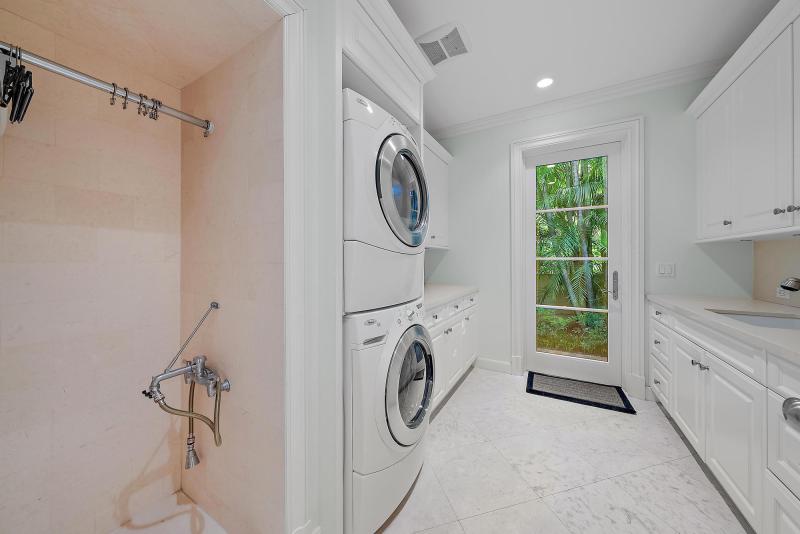  Single Family Homes Photo 23:  Palm Beach,  FL 33480