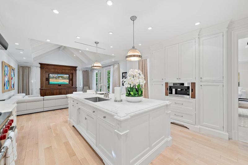  Single Family Homes Photo 9:  Palm Beach,  FL 33480