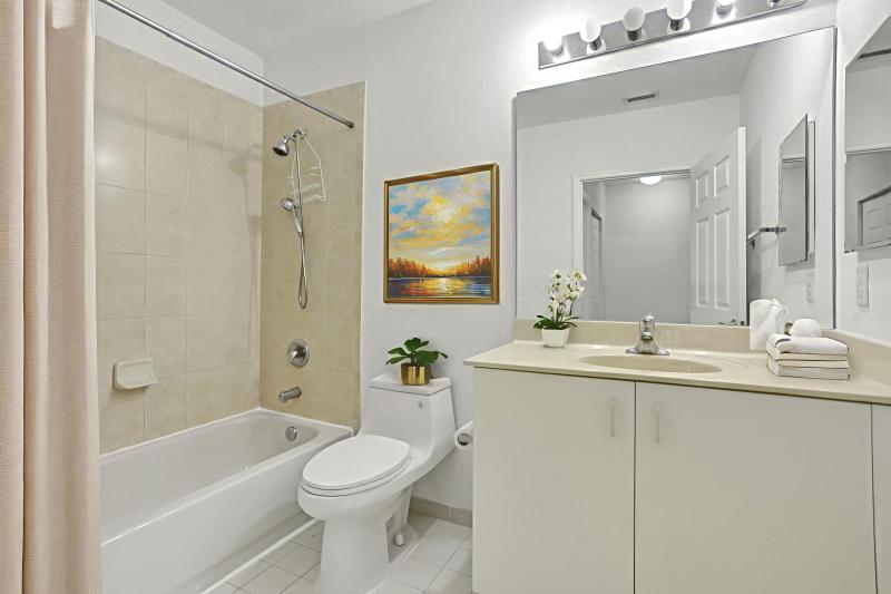  Condo & Townhome Photos