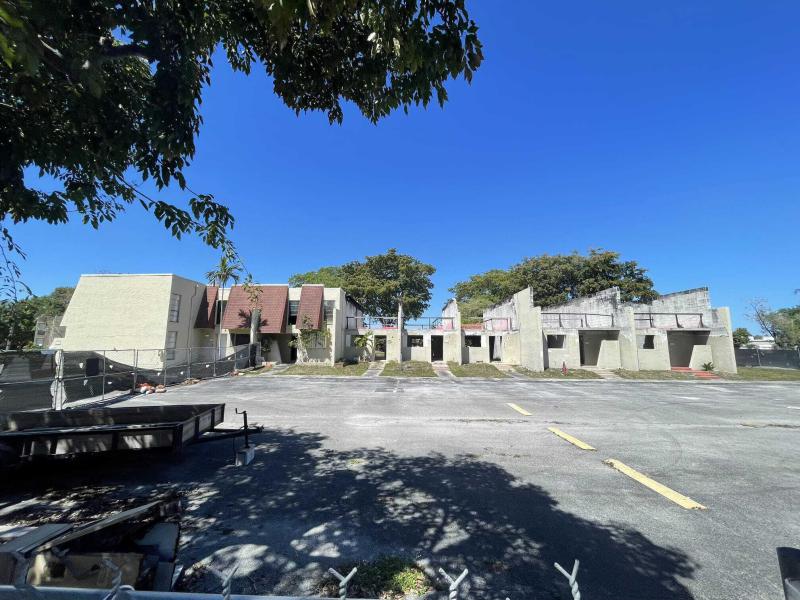  Condo & Townhome Photos
