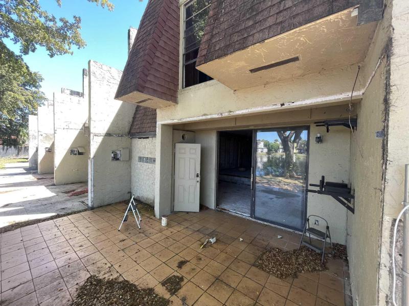  Condo & Townhome Photos