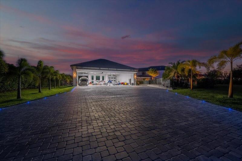 Single Family Homes Photo 13:  Wellington,  FL 33414