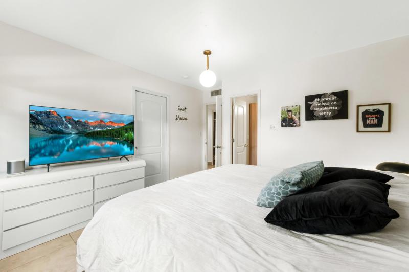  Condo & Townhome Photos