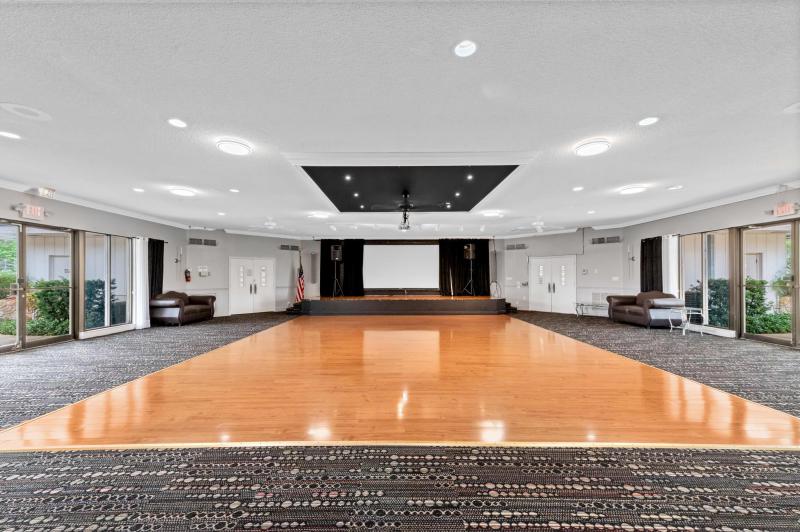  Condo & Townhome Photos