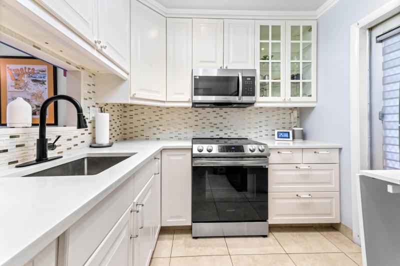  Condo & Townhome Photos