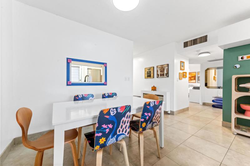  Condo & Townhome Photos
