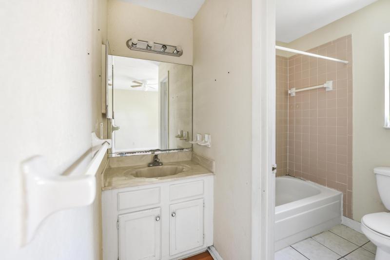  Condo & Townhome Photos