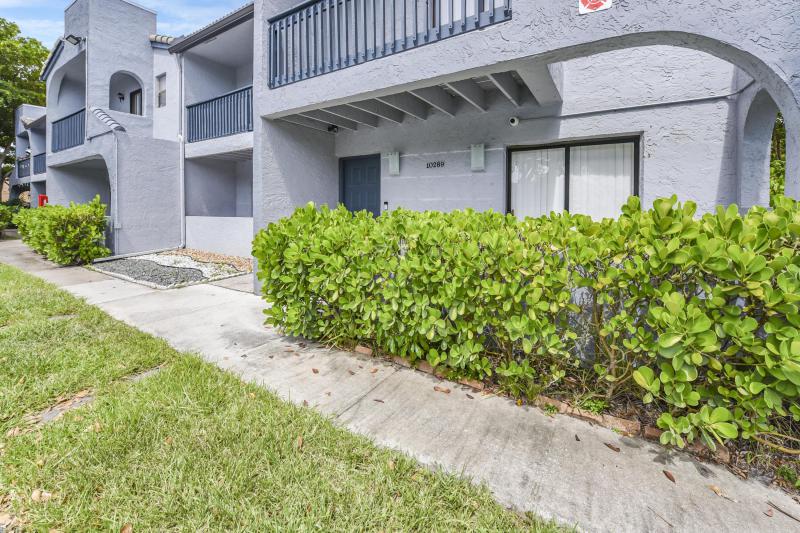  Condo & Townhome Photos
