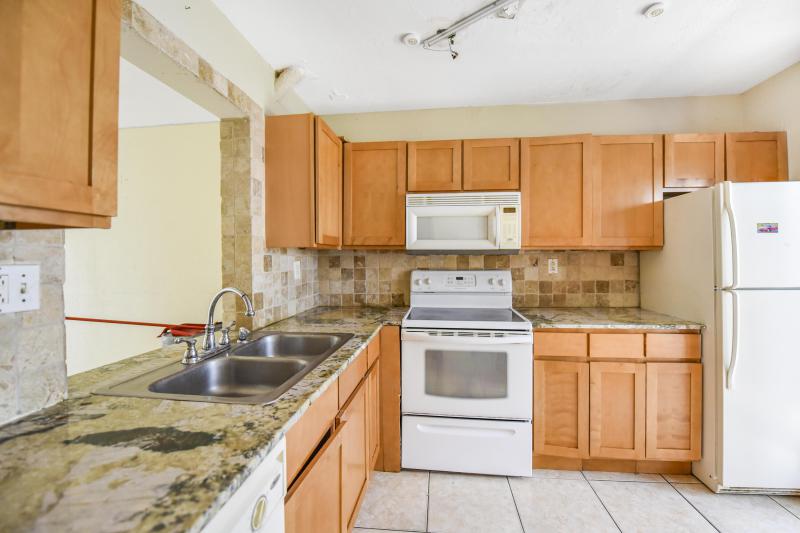  Condo & Townhome Photos