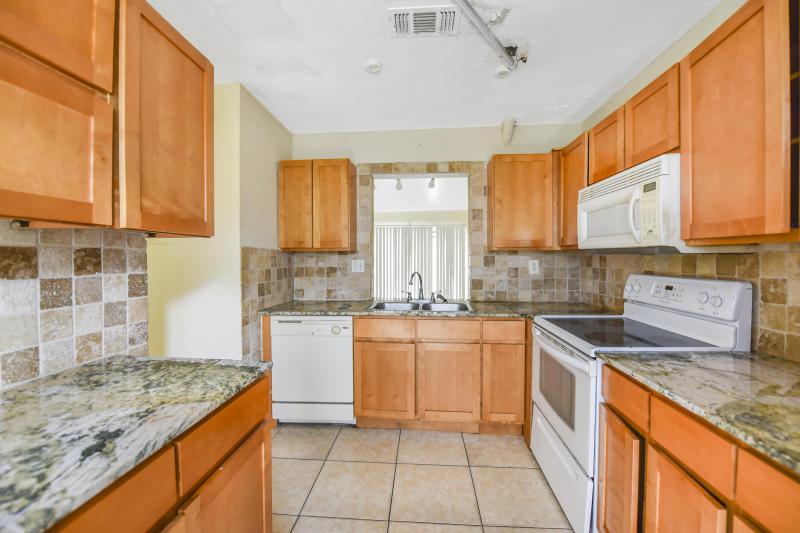  Condo & Townhome Photos