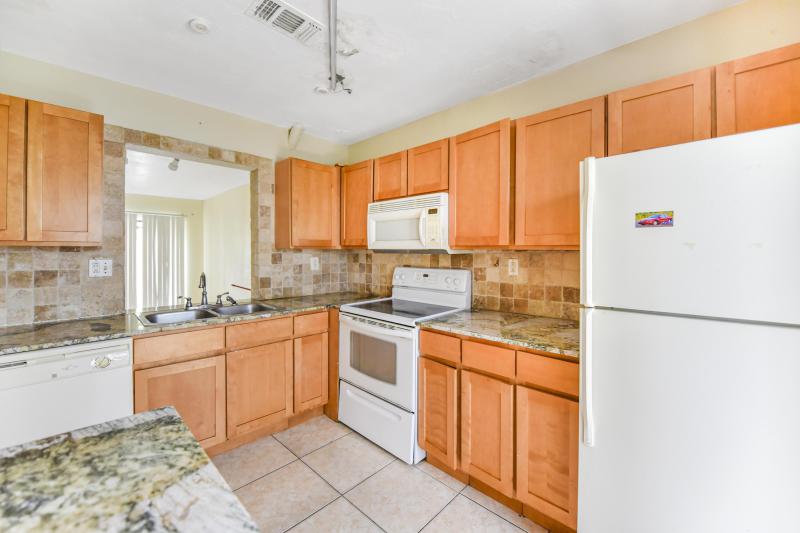  Condo & Townhome Photos