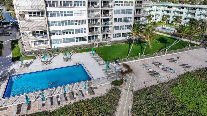  Condo & Townhome Photos