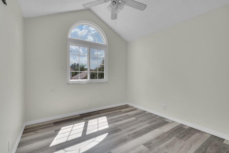  Single Family Homes Photo 16:  Margate,  FL 33063