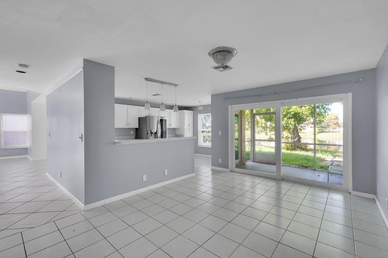  Single Family Homes Photo 9:  Margate,  FL 33063