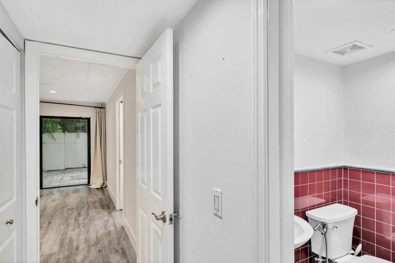  Condo & Townhome Photos