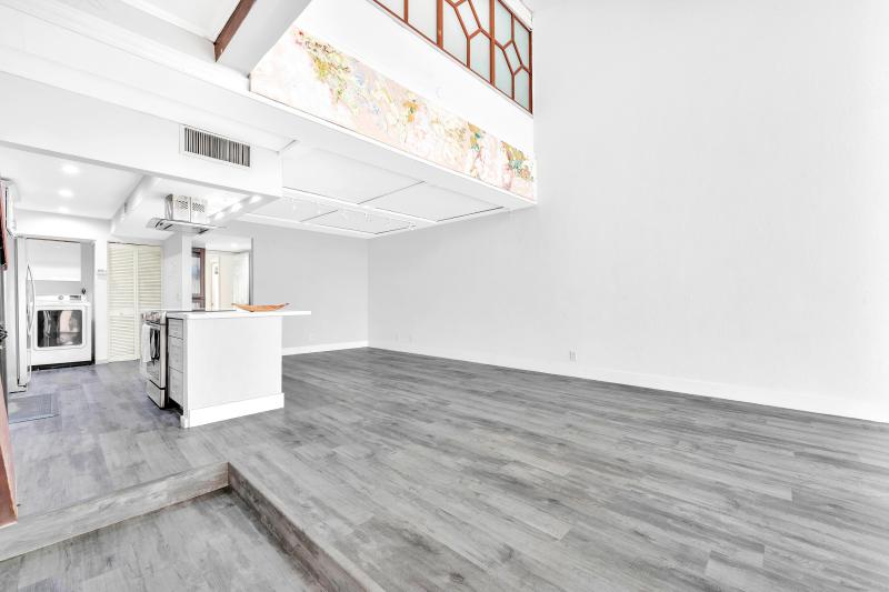 Condo & Townhome Photos