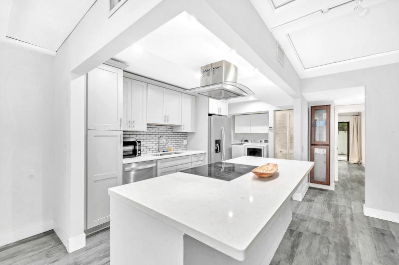  Condo & Townhome Photos