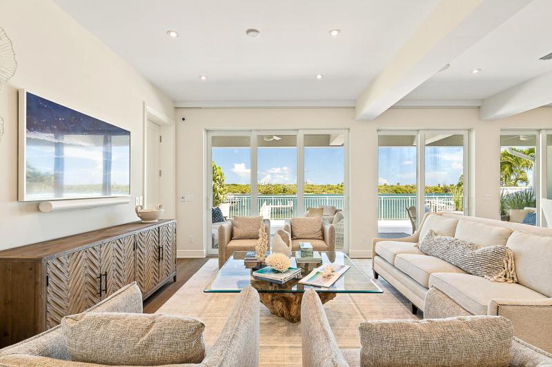  Single Family Homes Photo 7:  Jupiter,  FL 33469