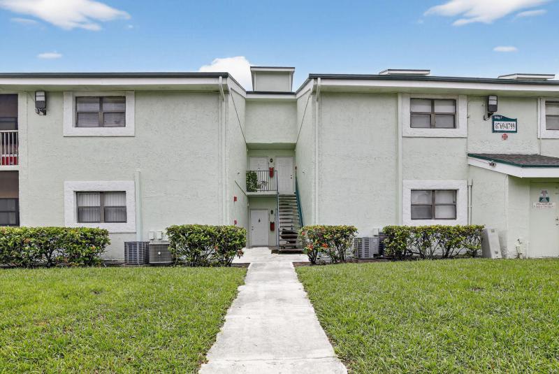  Condo & Townhome Photos