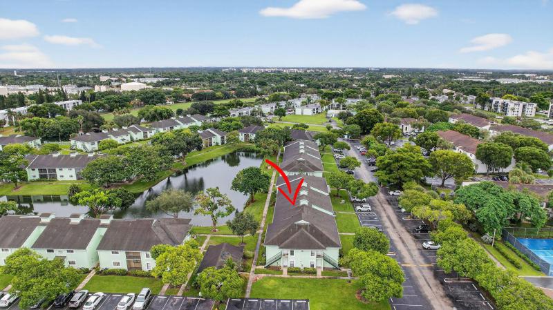  Condo & Townhome Photos