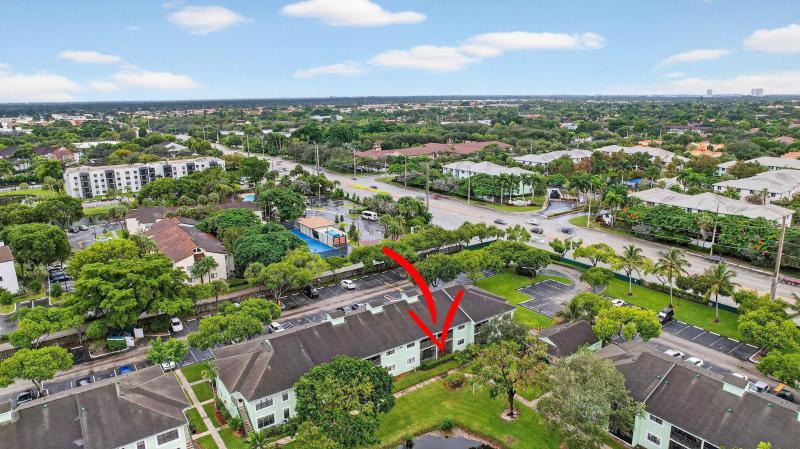  Condo & Townhome Photos