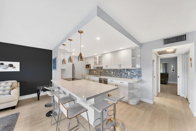 Condo & Townhome Photos