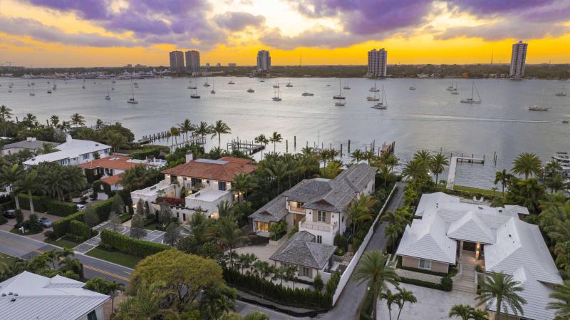  Single Family Homes Photo 2:  Palm Beach,  FL 33480