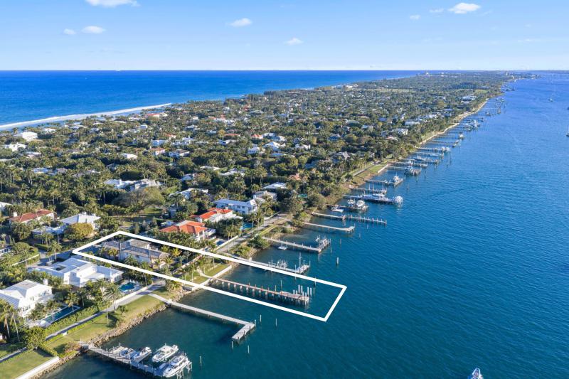  Single Family Homes Photo 3:  Palm Beach,  FL 33480