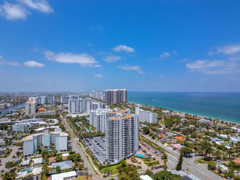  Condo & Townhome Photos