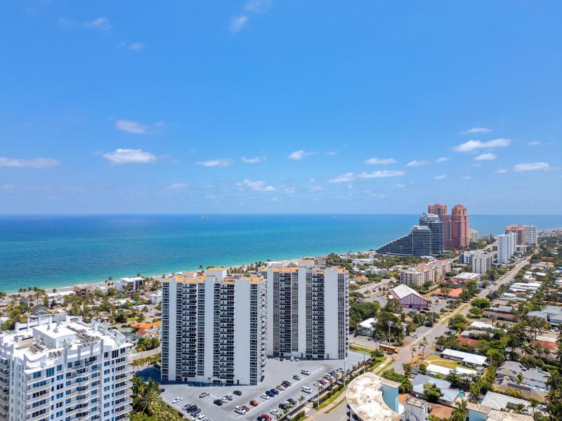  Condo & Townhome Photos