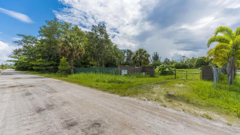  Commercial & Industrial Land Images 