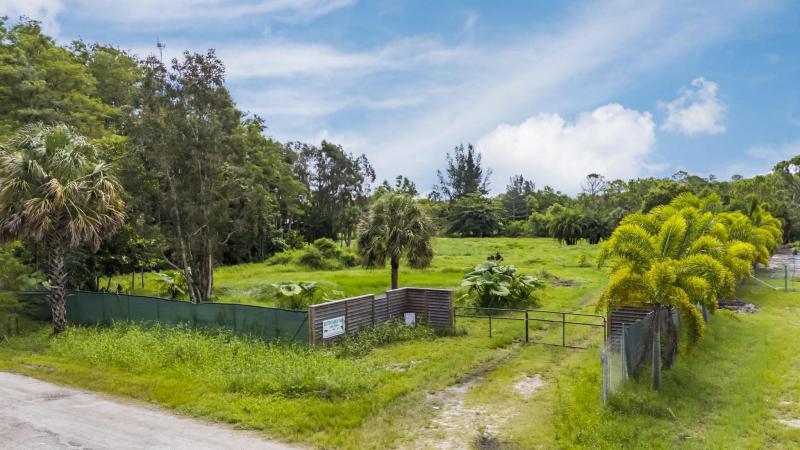  Commercial & Industrial Land Images 